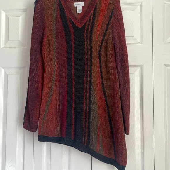 Soft surroundings, asymmetrical lightweight V-neck sweater top - Picture 5 of 7